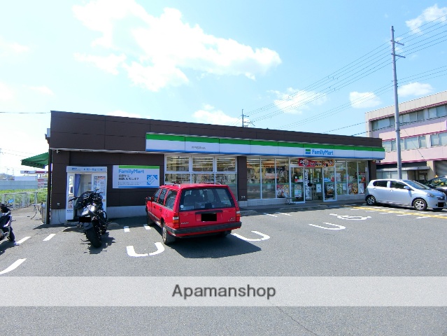 コンビニ　ファミリーマート京田辺草内店（コンビニ）まで665m