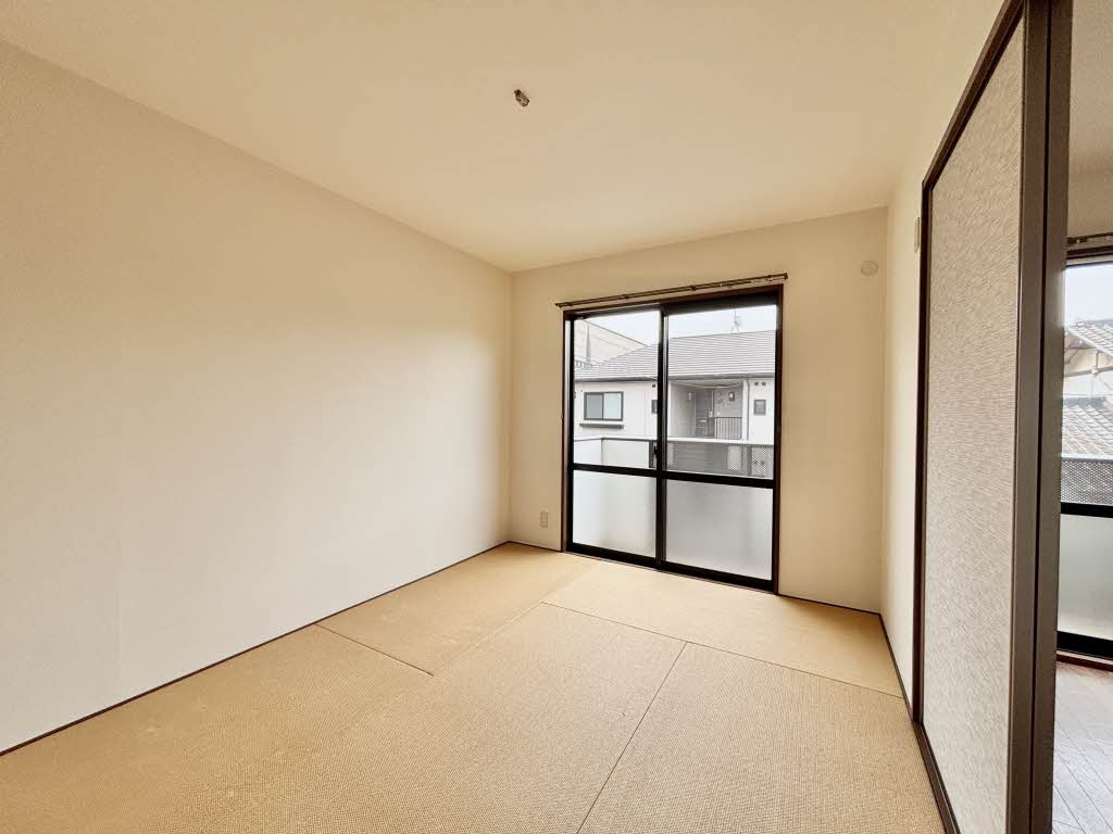 眺望　6.1帖の和室はパルプ畳♪