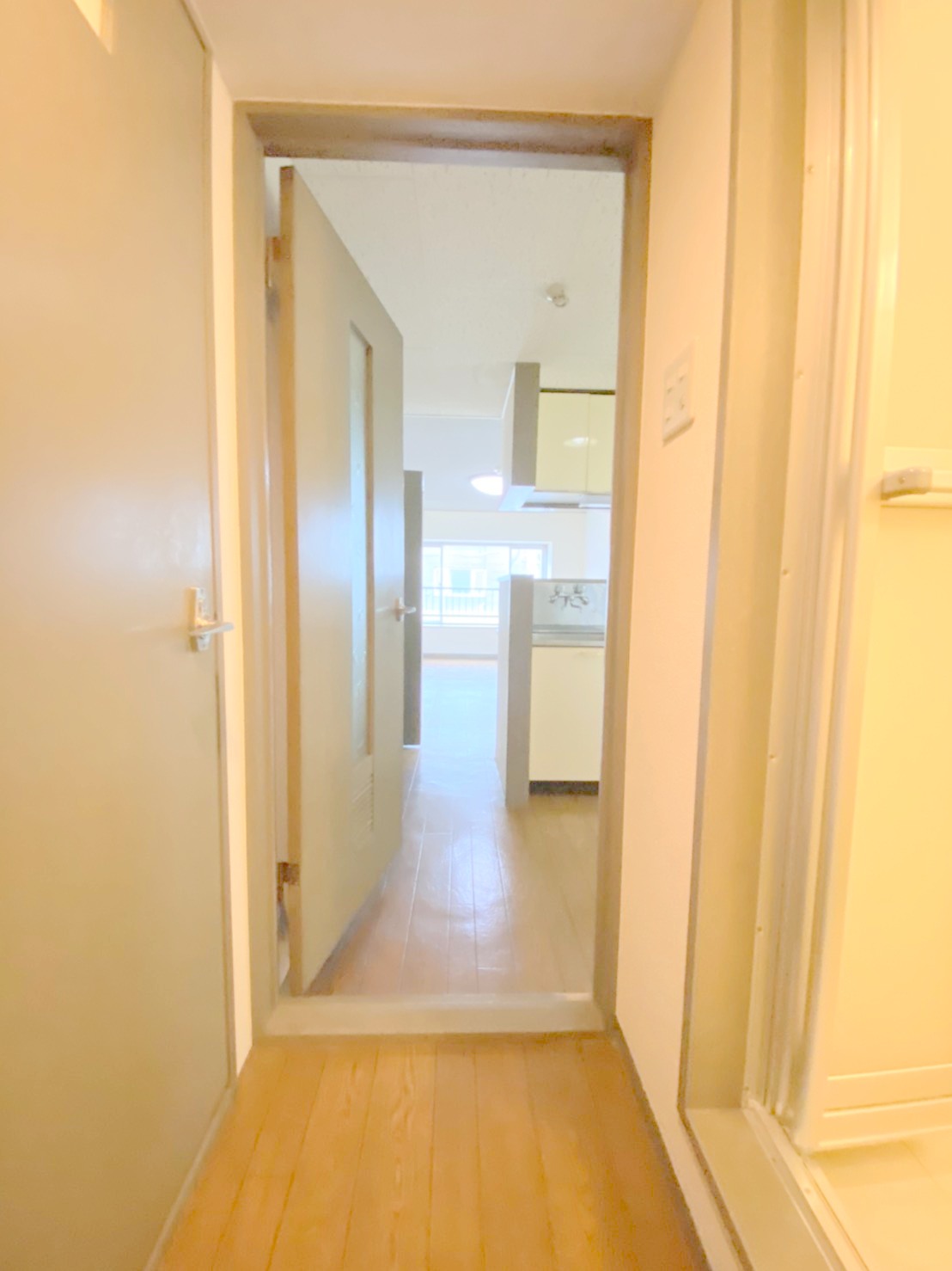 玄関　明るい玄関がお出迎えです☆