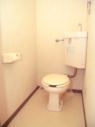 トイレ　弊社ではウォシュレットの取付もお手頃価格で承っております♪