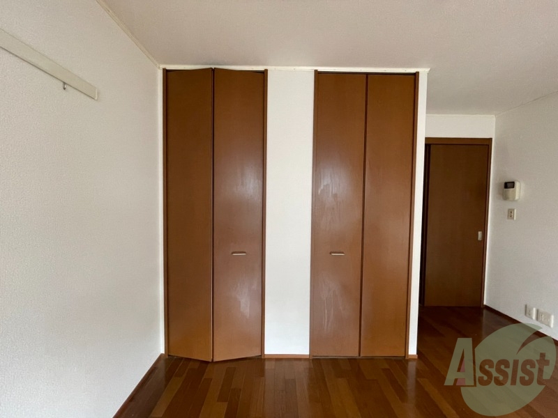 収納　収納はこちらのクローゼットをお使いください。