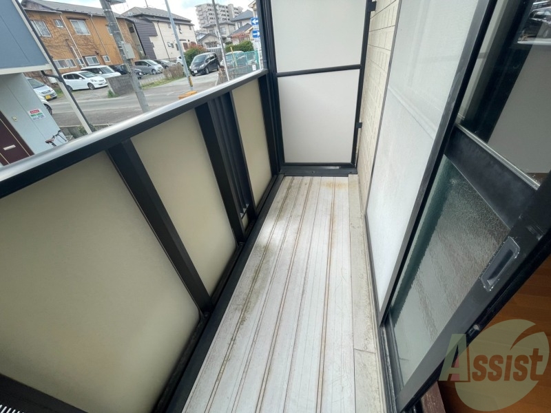 バルコニー　バルコニーがあるので洗濯物は外に干せそうですね～