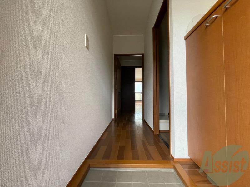 玄関　玄関から撮影しました。広々としていますね！