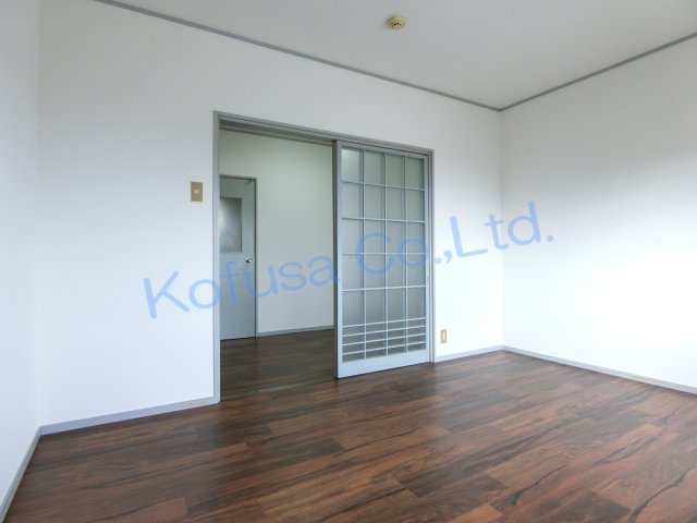 居室・リビング　室内