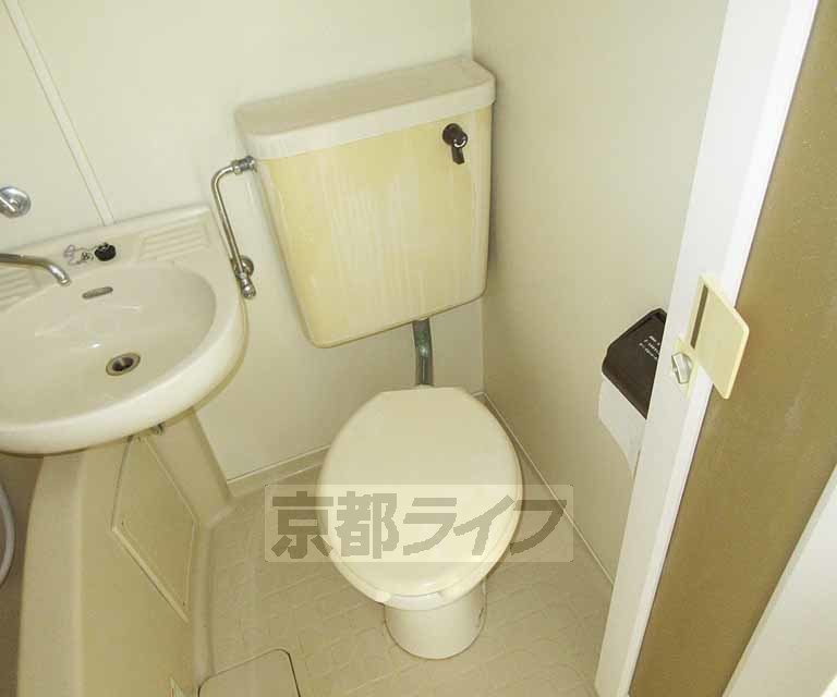 トイレ　清潔感のあるトイレです