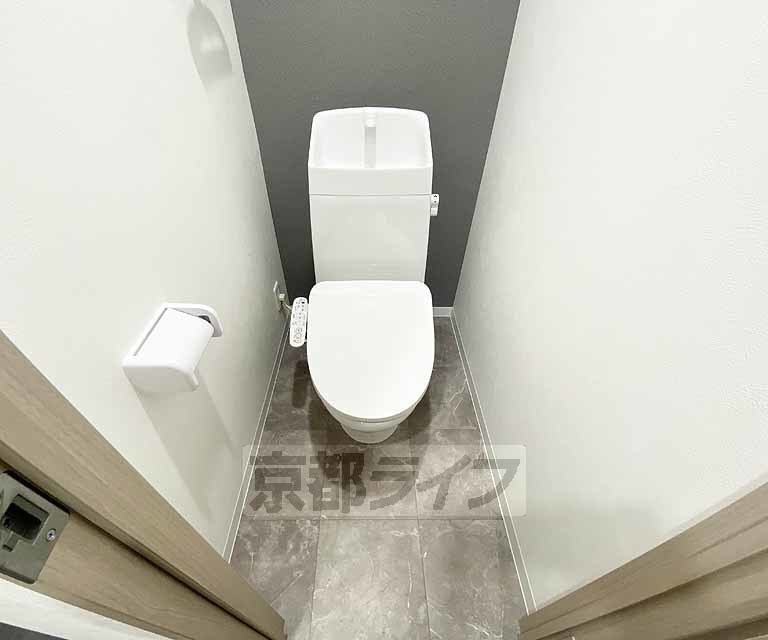トイレ　ウォシュレットつき
