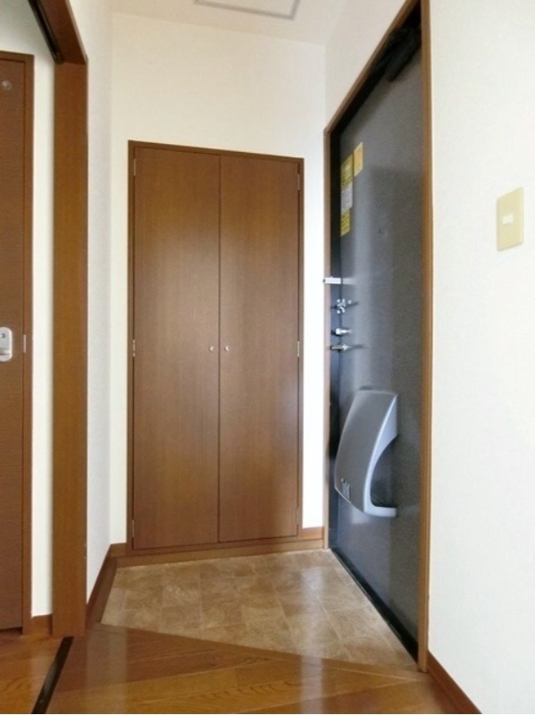 玄関　図面と現状に相違がある場合には現状を優先