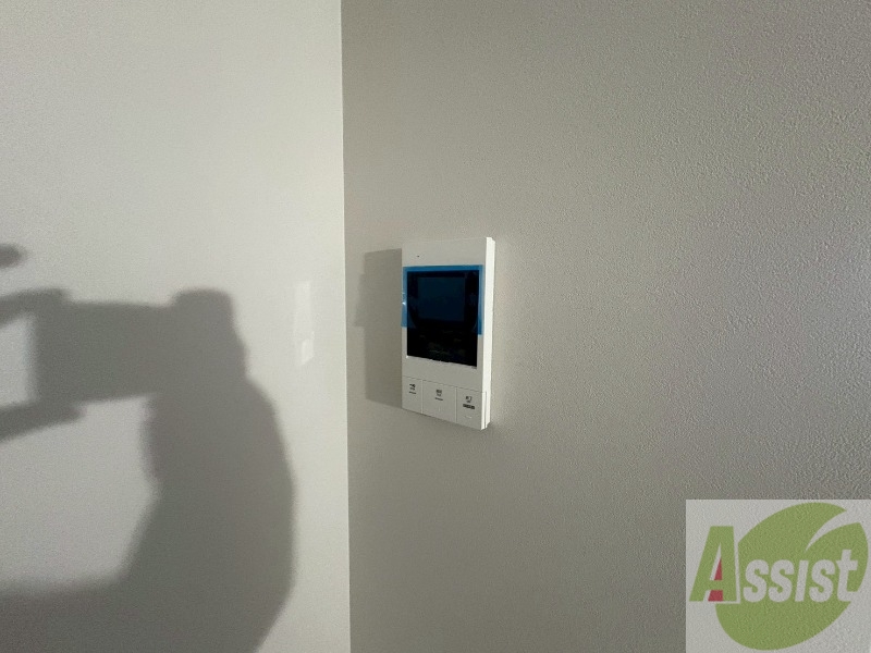 セキュリティ　ＴＶモニター付インターホンです。来客者の顔が見えるので安心！