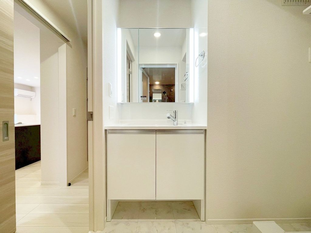 洗面設備　収納