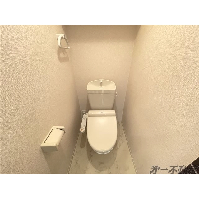 トイレ　温水洗浄暖房便座