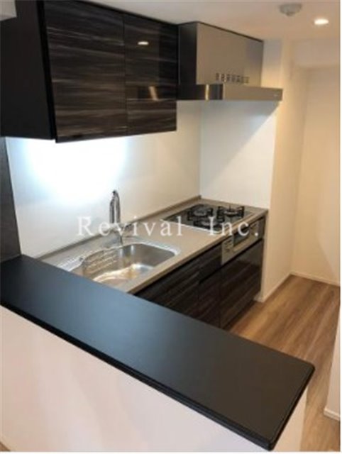 キッチン　3口コンロのシステムキッチンです