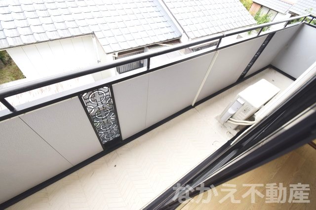 バルコニー　バルコニーからの眺めを楽しみながら食事をしませんか