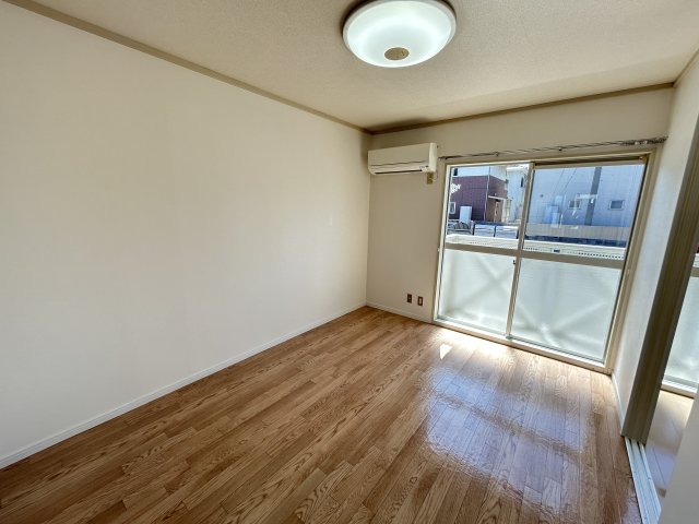 居室・リビング　イメージ106号室の写真（反転あり）