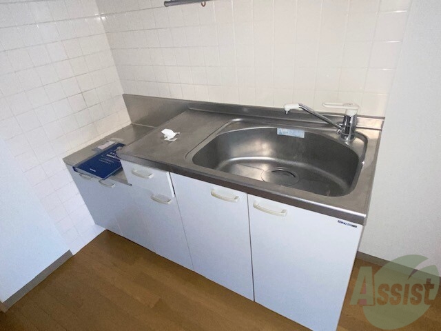 キッチン　調理スペースが確保されていて使いやすそうな印象でした。