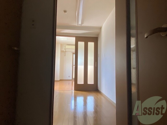 玄関　玄関の様子です。明るい印象ですね。気分もあがりそう。