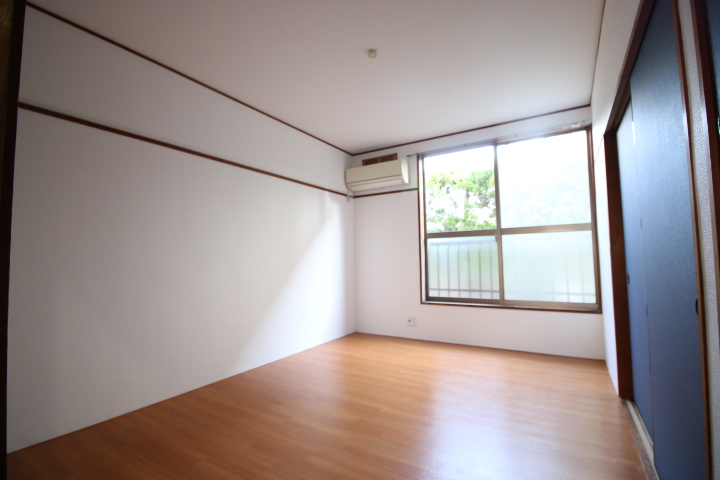 居室・リビング　エアコン付のリビング！！