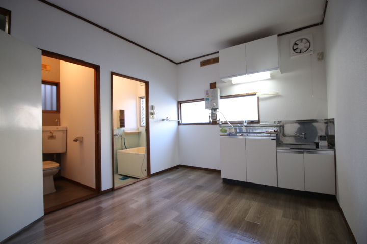 キッチン　窓があり自然換気が可能なキッチン！！