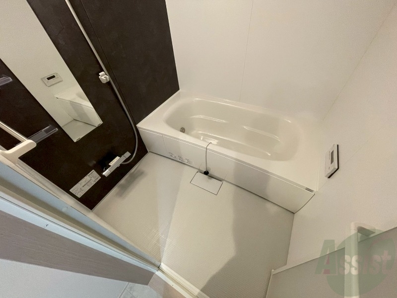 バス・シャワールーム　お風呂になります。一日の疲れを癒してくださいね。