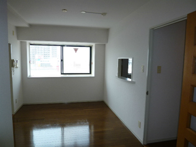 居室・リビング　明るいダイニングキッチン