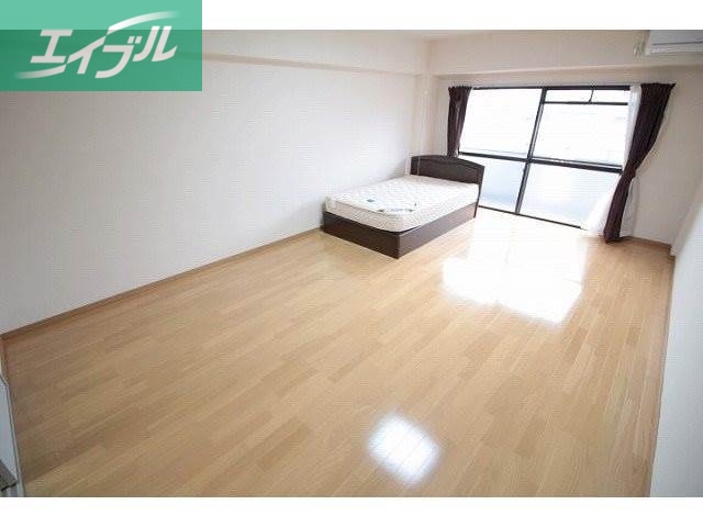 居室・リビング　広い居室