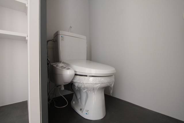 トイレ　シンプル＆清潔なトイレットルーム。