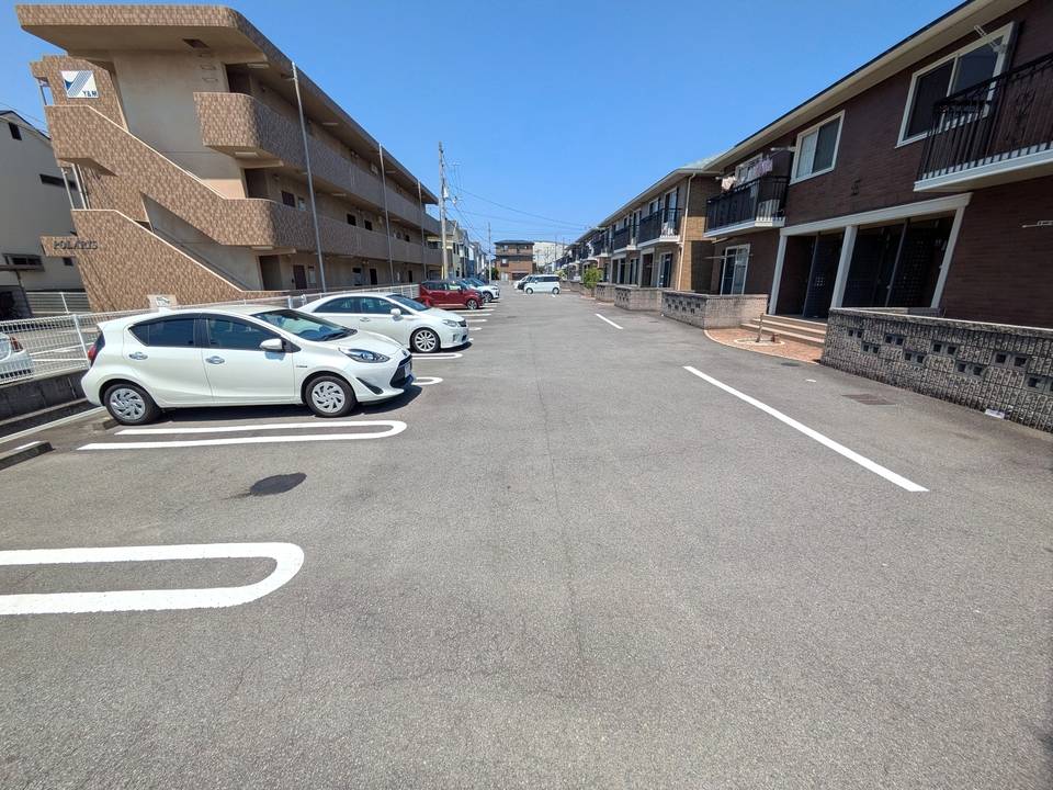 駐車場　駐車場