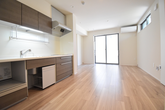 居室・リビング　リビング床暖房付き。冬でも足元が冷えず快適です！