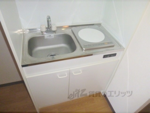 キッチン　電気コンロ１口つき！