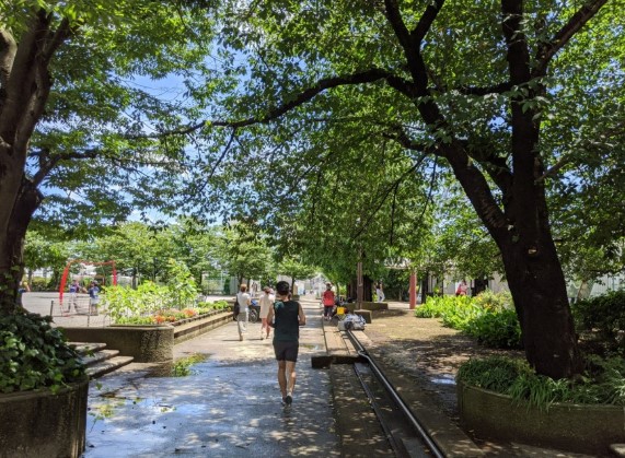 公園　落合中央公園（公園）まで639m