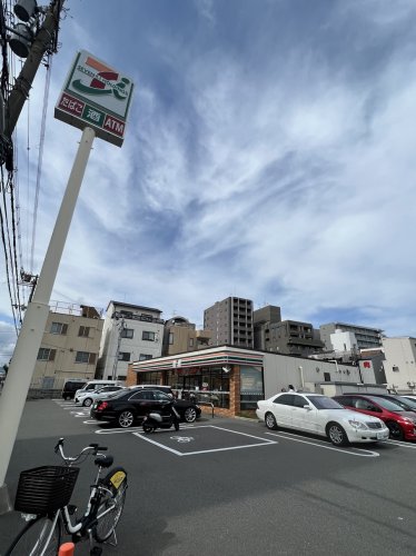 コンビニ　セブンイレブン 大阪東三国4丁目店（コンビニ）まで732m