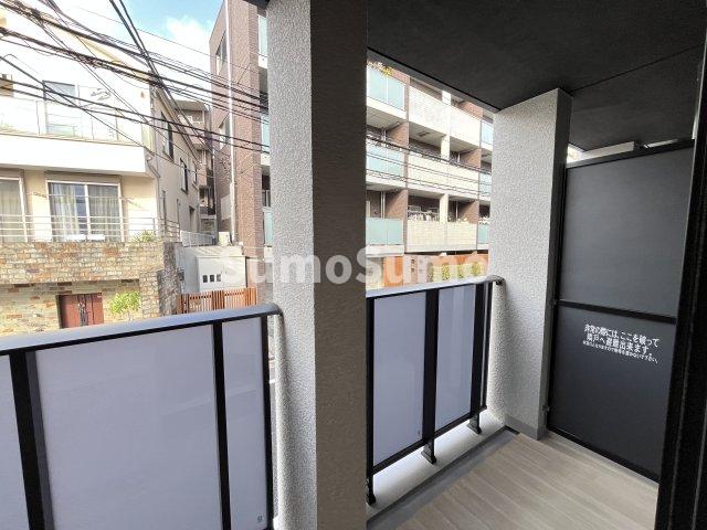 バルコニー　外からの目が気にならないバルコニーで洗濯物が干せます