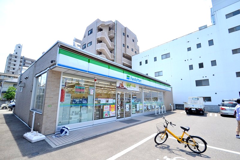 コンビニ　ファミリーマート己斐本町店（コンビニ）まで386m