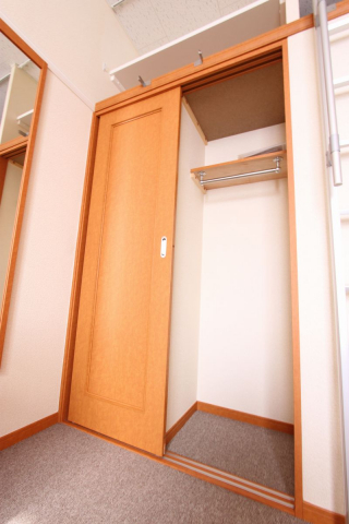 収納　写真は別号室のものです。