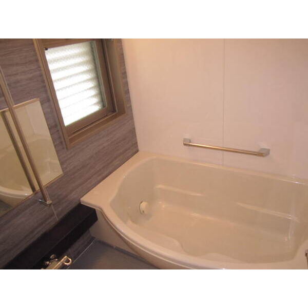 バス・シャワールーム　画像と現状が異なる場合は現状優先となります。