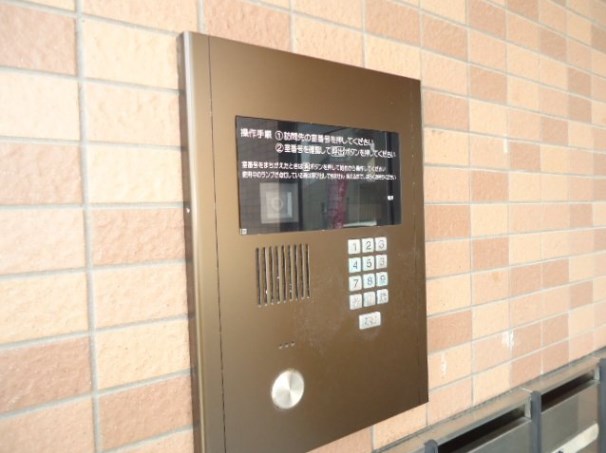 エントランス　オートロックで安全です