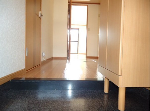 玄関　下駄箱も付いて、便利です