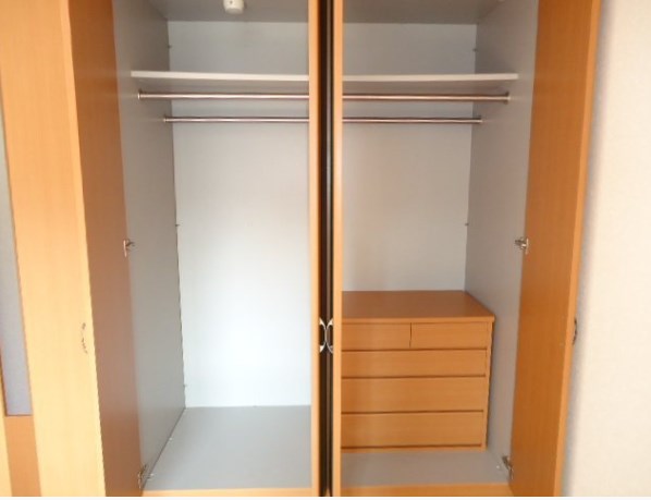 収納　キャビネット付の収納