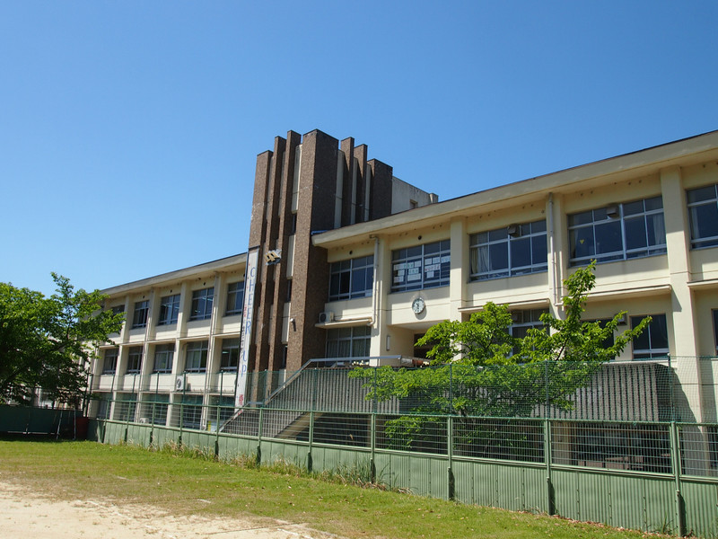 中学校　飛鳥中学校（中学校）まで1860m