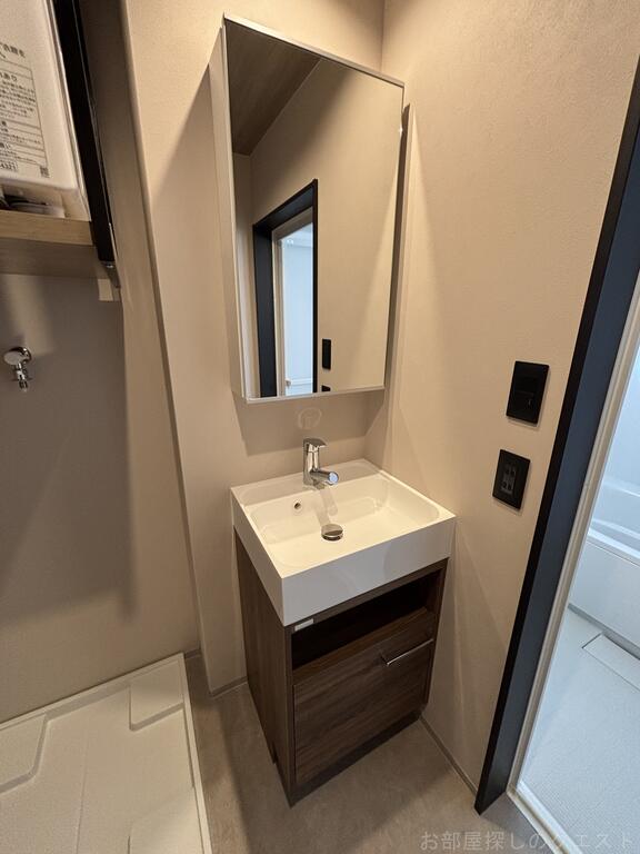 洗面設備　（写真は同タイプ）