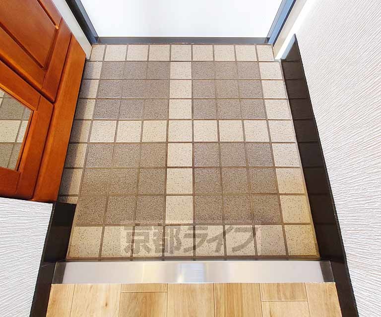 玄関　ゆとりのある玄関口です。