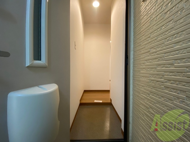 玄関　玄関です。白を基調としていて清潔感があります！