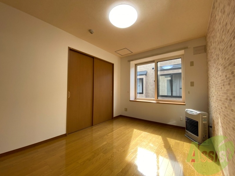 居室・リビング　広くてキレイなお部屋が広がっていて、充実した生活が送れそう。