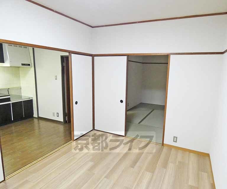 居室・リビング　広々としたお部屋です！