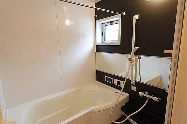 バス・シャワールーム　換気暖房乾燥機付き浴室