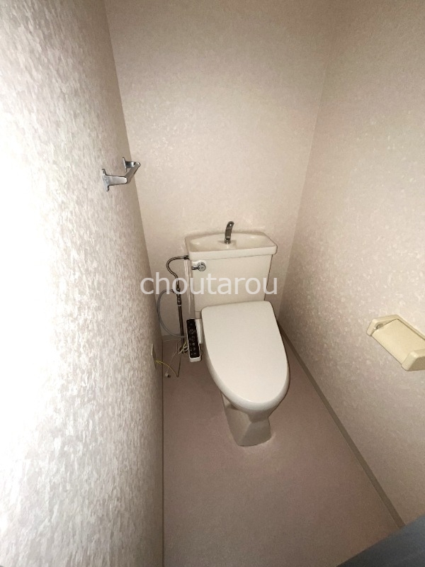 トイレ　ウオシュレット付き