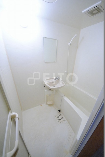 バス・シャワールーム　写真は２０２号室