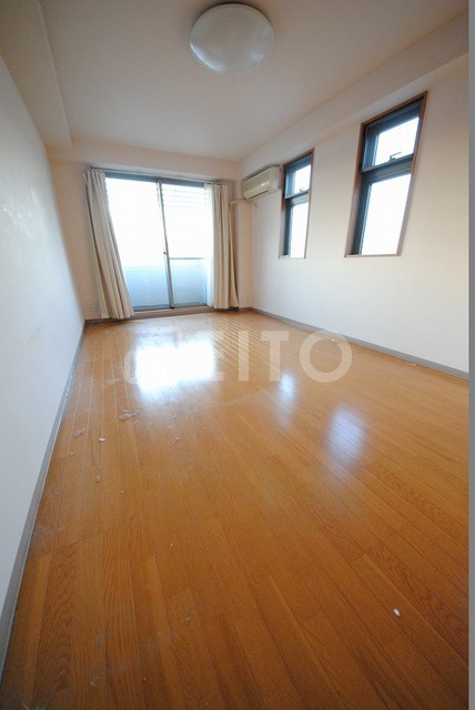 居室・リビング　写真は２０２号室