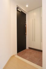 玄関　※別部屋参考写真となります