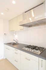 キッチン　※別部屋参考写真となります