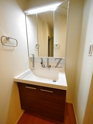 洗面設備　人気の独立洗面台完備！